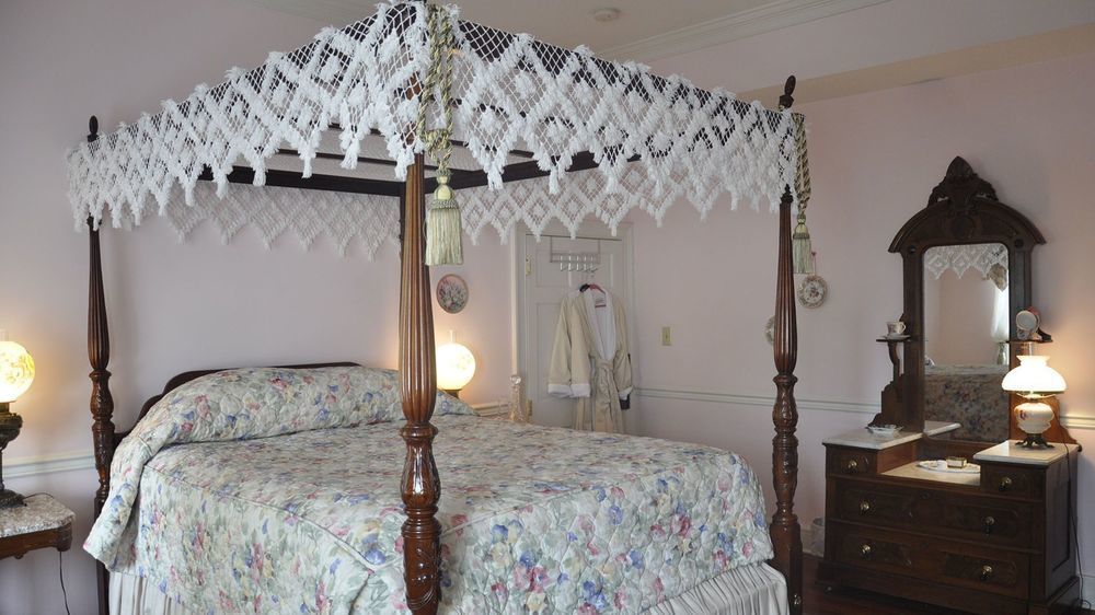 The Richard Johnston Inn & 1890 Caroline House Фредериксберг Экстерьер фото